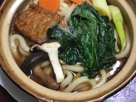 空心菜とさつま揚げの鍋焼きうどん。